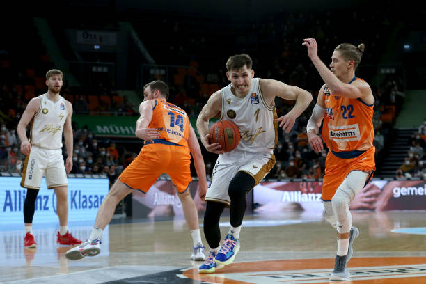 摆烂到强队 摆烂到强队