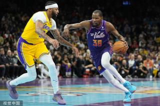 一名球员可 一名球员可