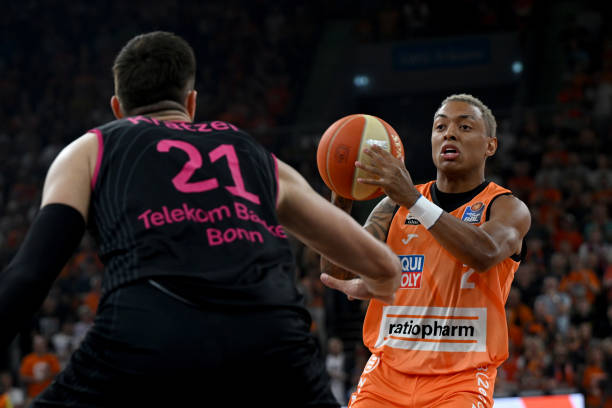 詹姆斯再现 詹姆斯再现