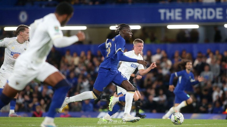 中场配置 中场配置